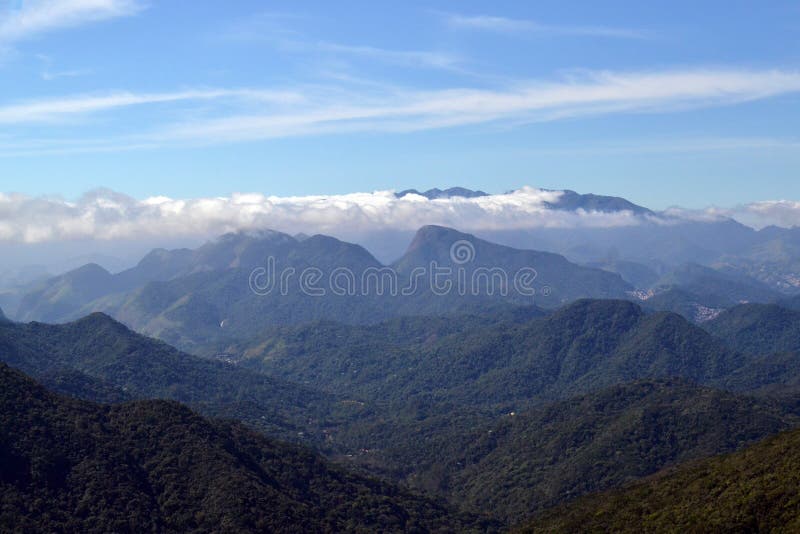 Opini?n de Montains de la roca de Bonet en Petropolis, Rio de Janeiro, el Brasil Concepto de aventura y de libertad imagenes de archivo Opini?n de Montains de la roca de Bonet en Petropolis, Rio de Janeiro, el Brasil Concepto de aventura y de libertad imagenes de archivo
