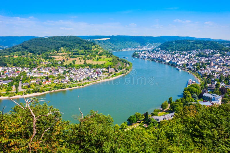 Opini?n a?rea de la ciudad de Boppard, Alemania fotografía de archivo libre de regalías Opini?n a?rea de la ciudad de Boppard, Alemania fotografía de archivo libre de regalías