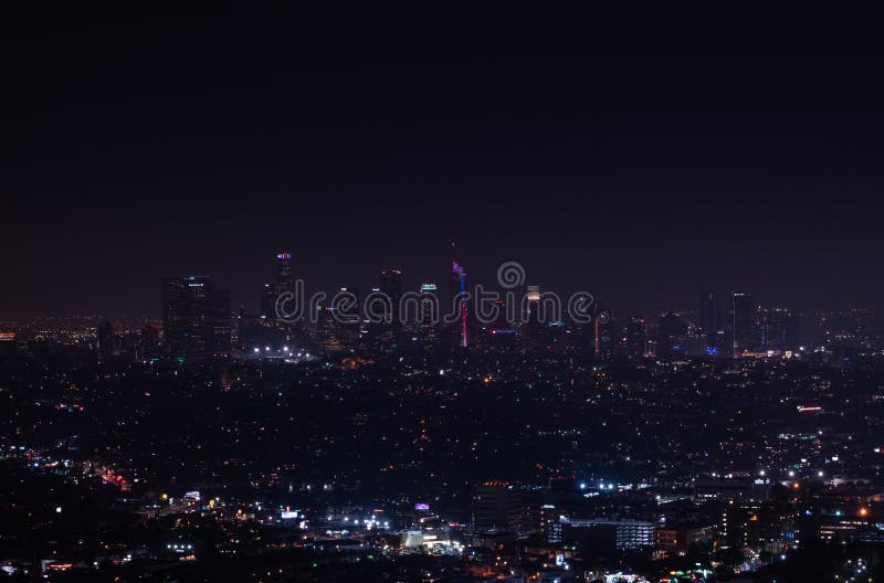 Opinião aérea da noite larga super bonita do ângulo de Los Angeles imagem de stock Opinião aérea da noite larga super bonita do ângulo de Los Angeles imagem de stock