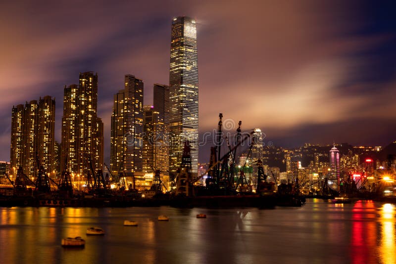 Opinião da noite de Hong Kong imagens de stock Opinião da noite de Hong Kong imagens de stock
