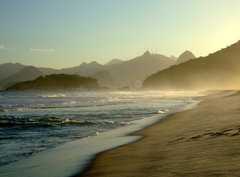 Vista do Corcovado a partir de Niterói fotos de stock royalty free