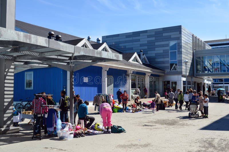 Opinião de Nuuk, capital do turista de Gronelândia imagem de stock Opinião de Nuuk, capital do turista de Gronelândia imagem de stock