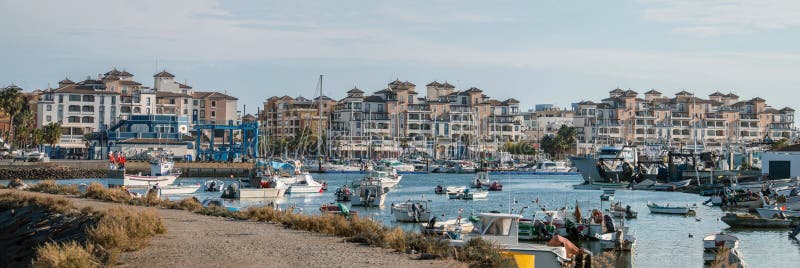 Vista da marina em Punta del Moral, Espanha fotos de stock royalty free
