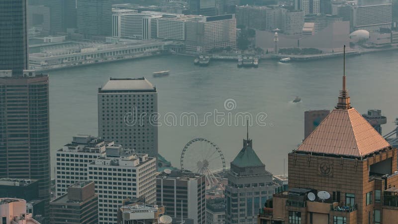 Opinião Hong Kong do pico de Victoria em um timelapse nevoento da manhã