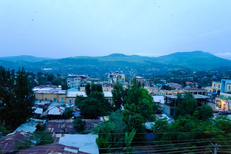 Opinión aérea del paisaje urbano a la ciudad de Gondar, Etiopía foto de archivo libre de regalías Opinión aérea del paisaje urbano a la ciudad de Gondar, Etiopía foto de archivo libre de regalías