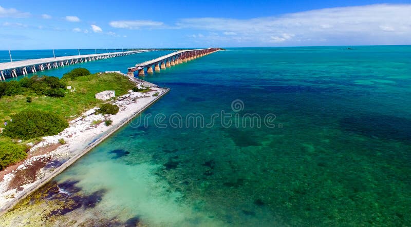 Opinión aérea del parque de estado de Bahia Honda, la Florida foto de archivo libre de regalías Opinión aérea del parque de estado de Bahia Honda, la Florida foto de archivo libre de regalías