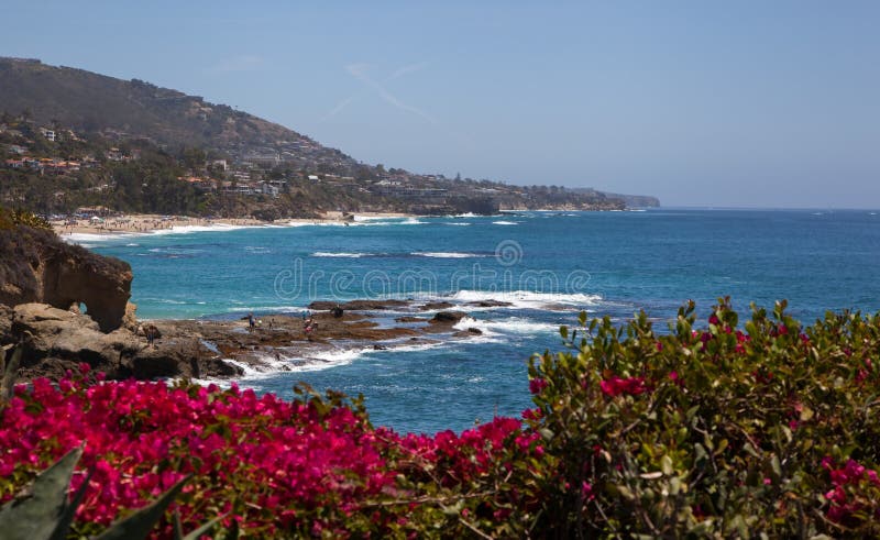 Opinión costera del Laguna Beach fotografía de archivo libre de regalías Opinión costera del Laguna Beach fotografía de archivo libre de regalías