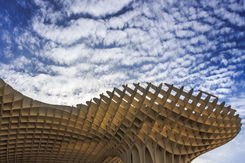 Opinión de Bottom Up las setas de Sevilla, también conocidas como parasol de Metropol Fue diseñado por el arquitecto alemán Jurge fotos de archivo libres de regalías Opinión de Bottom Up las setas de Sevilla, también conocidas como parasol de Metropol Fue diseñado por el arquitecto alemán Jurge fotos de archivo libres de regalías