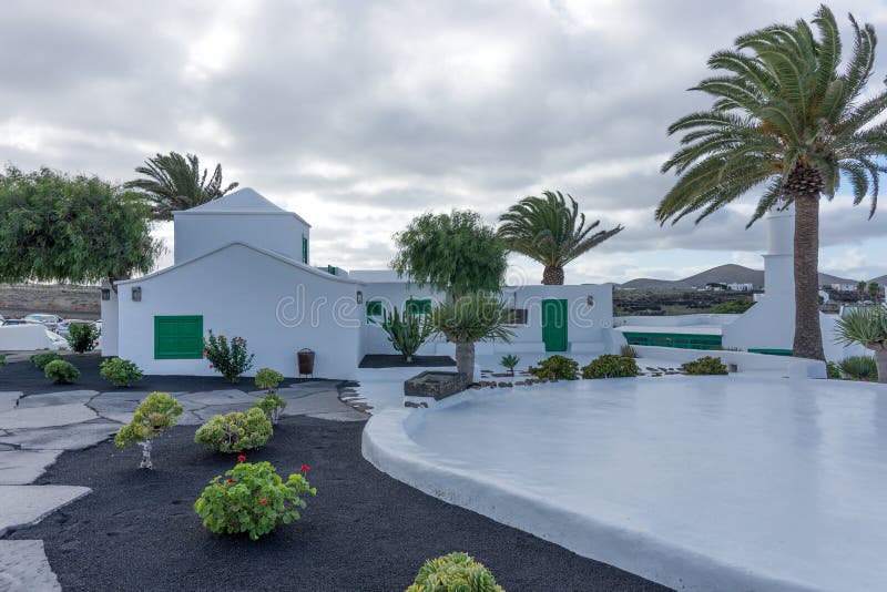 Casa Verde Y Blanca, Lanzarote Foto de archivo - Imagen de cielo - Casa De Alexia De Grecia En Lanzarote