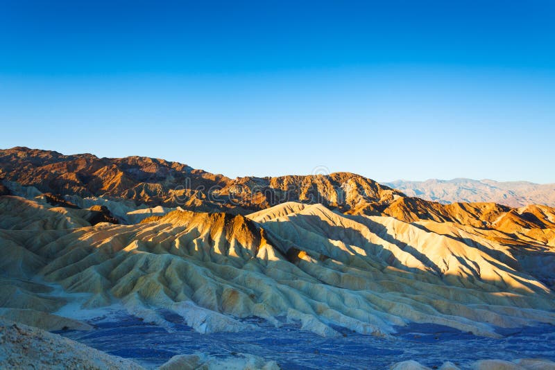 Opinión de la mañana de las montañas de Death Valley fotografía de archivo libre de regalías Opinión de la mañana de las montañas de Death Valley fotografía de archivo libre de regalías