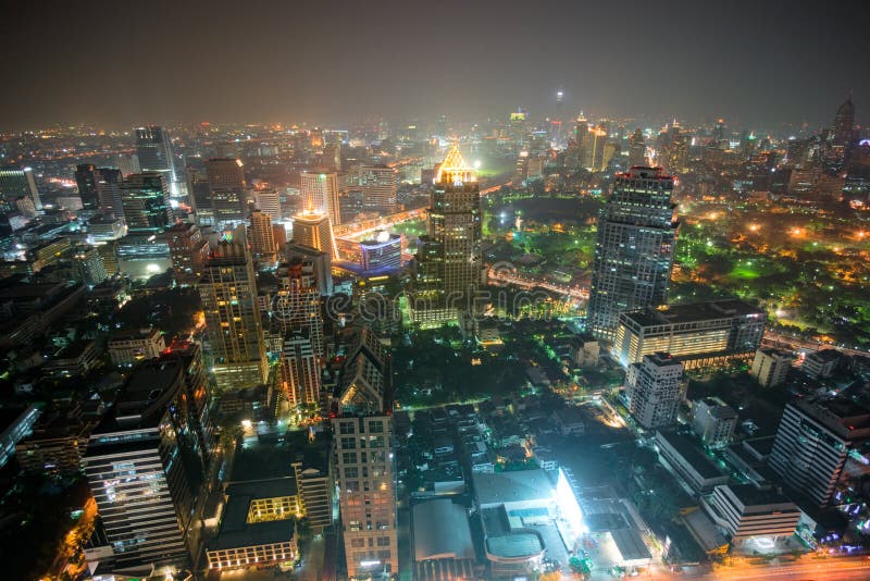 Vista nocturna de Bangkok, Tailandia imagen de archivo