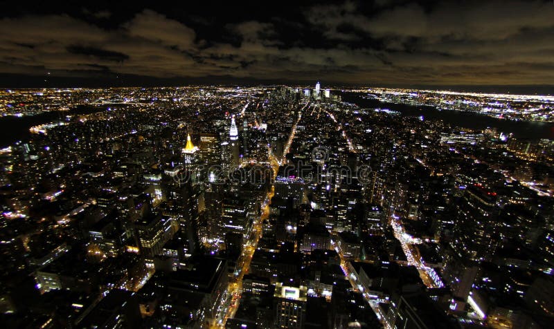Opinión de la noche de Nueva York fotos de archivo Opinión de la noche de Nueva York fotos de archivo