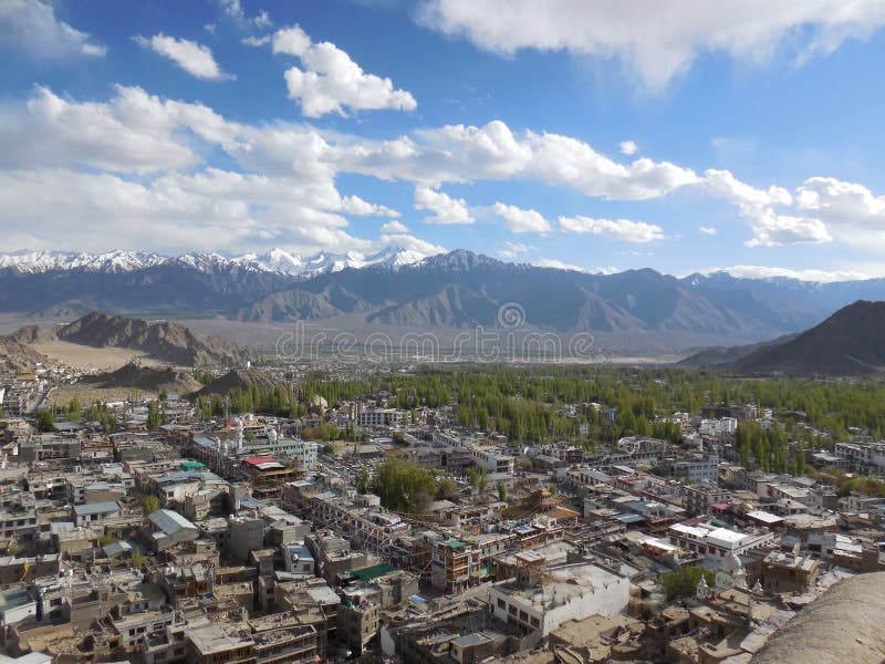 Opinión J&K, la India de la ciudad de Leh foto de archivo Opinión J&K, la India de la ciudad de Leh foto de archivo