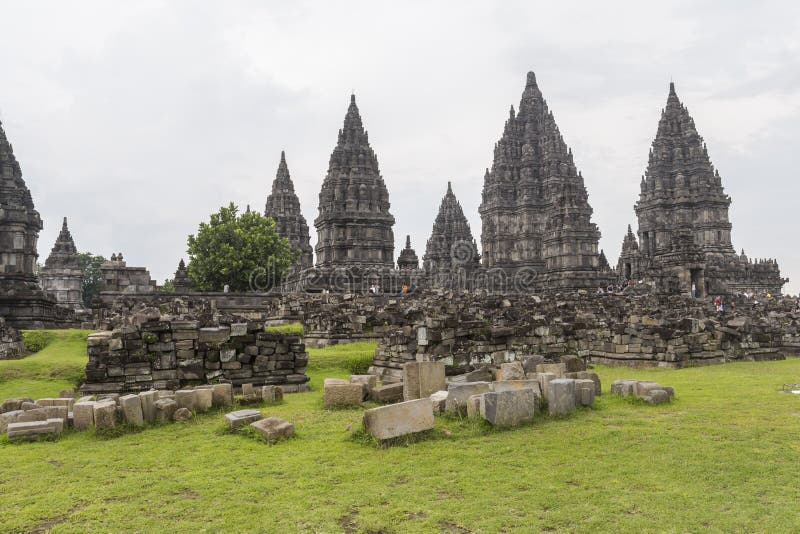 Opinión sobre área de templo de Prambanan imágenes de archivo libres de regalías Opinión sobre área de templo de Prambanan imágenes de archivo libres de regalías