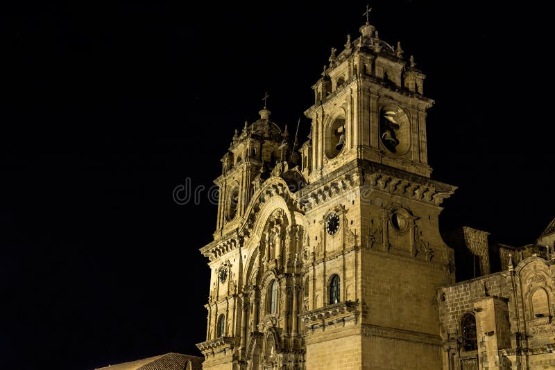 Opiniões da noite em torno do centro de cidade de Cusco, Peru imagem de stock royalty free Opiniões da noite em torno do centro de cidade de Cusco, Peru imagem de stock royalty free