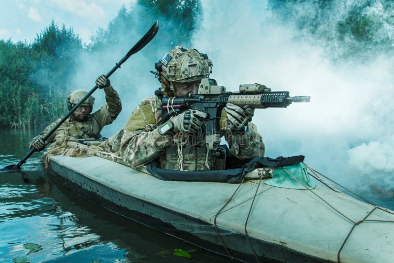 Военная байдарка