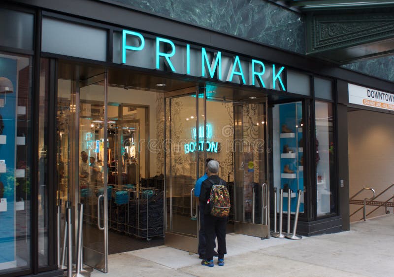 Opslag Van Primark De Nieuwe Boston Massachusetts Redactionele ...