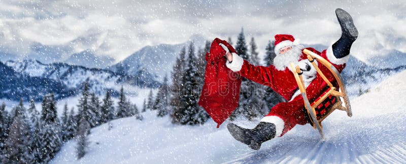 Opóźniony Santa Claus w pośpiechu na sania saniu z tradycyjnym czerwonym białym kostiumem i duży prezent zdojesteśmy przed białą obrazy stock Opóźniony Santa Claus w pośpiechu na sania saniu z tradycyjnym czerwonym białym kostiumem i duży prezent zdojesteśmy przed białą obrazy stock