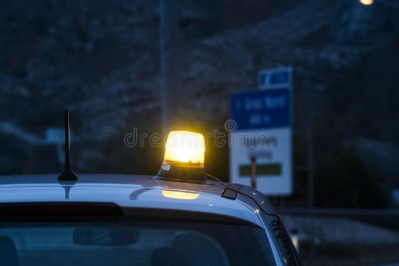 Orange Blinklicht Für Ein Auto Stockfoto - Bild von vorkehrung