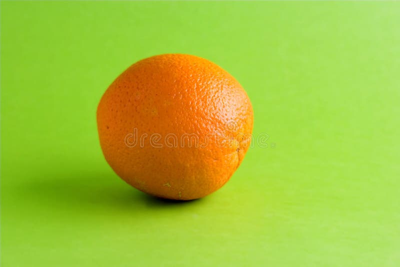 It's a photo of the orange -fruit. It's a photo of the orange -fruit