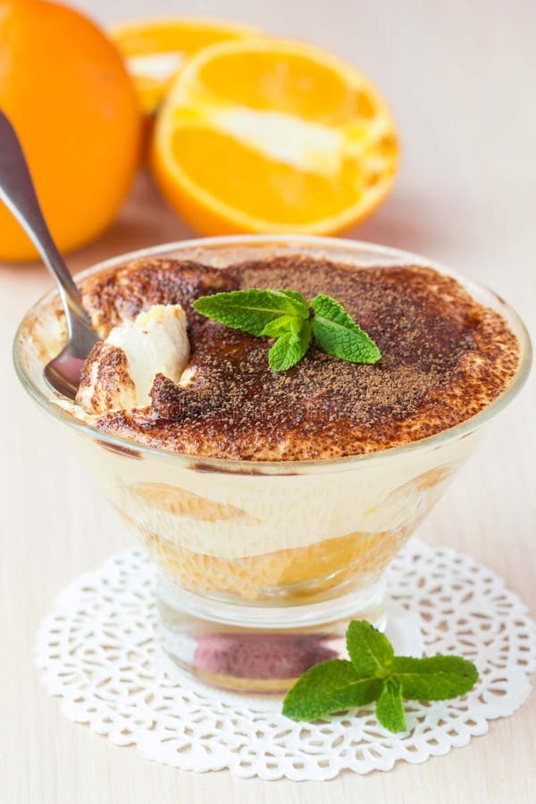 Orange Tiramisu Med Mintkaramellen, Mascarponeost, Savoyardikex ...