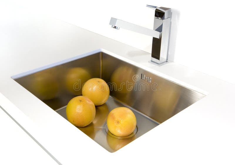 Oranges in the sink