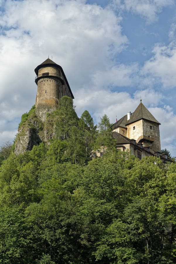 Oravský hrad během letního dne, obec Oravský Podzámok, Slovensko, Evropa