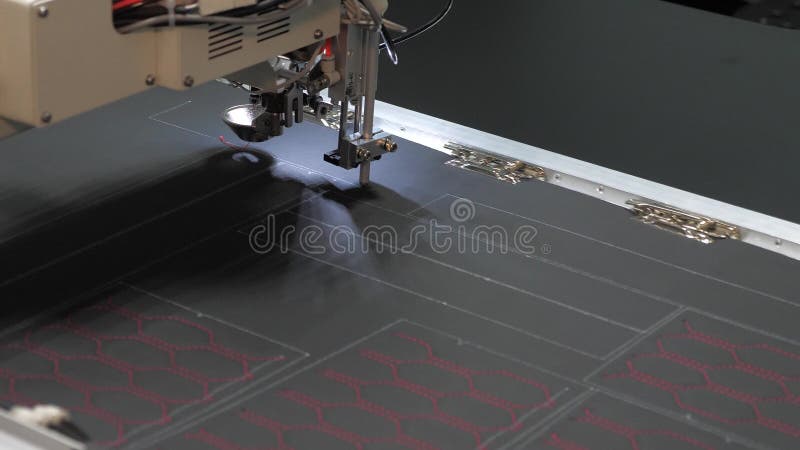 Ordinateur de contrôle de machine à coudre machine à coudre automatique Broderie automatique La robotique CNC travaille sur clips vidéos