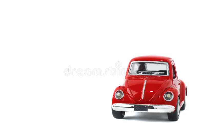 Orel, Ryssland - 28 oktober 2019: Framsida av en röd volkswagenskalv royaltyfri foto Orel, Ryssland - 28 oktober 2019: Framsida av en röd volkswagenskalv royaltyfri foto