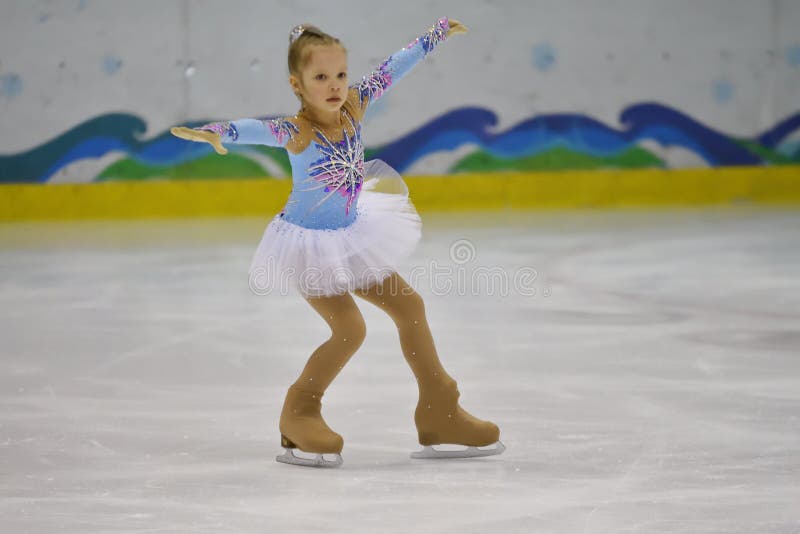 lavendel springen Aanhoudend Orenburg, Rusland - Maart 31, Het Jaar Van 2018: De Meisjes Concurreren in  Kunstschaatsen Redactionele Foto - Image of gelukkig, aantrekkelijk:  114189296