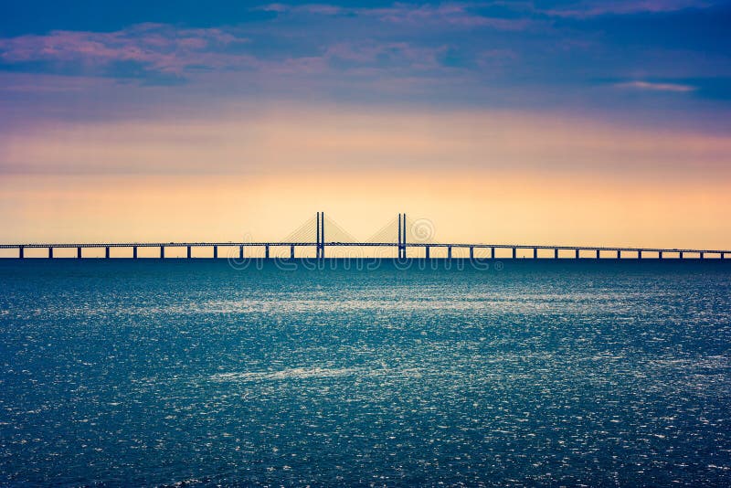 Oresund broförbindande Köpenhamn Danmark och Malmo Sverige arkivfoton Oresund broförbindande Köpenhamn Danmark och Malmo Sverige arkivfoton