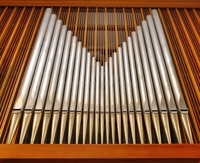 Éste fotografías representa el organo tubos en música sala (iglesia) 