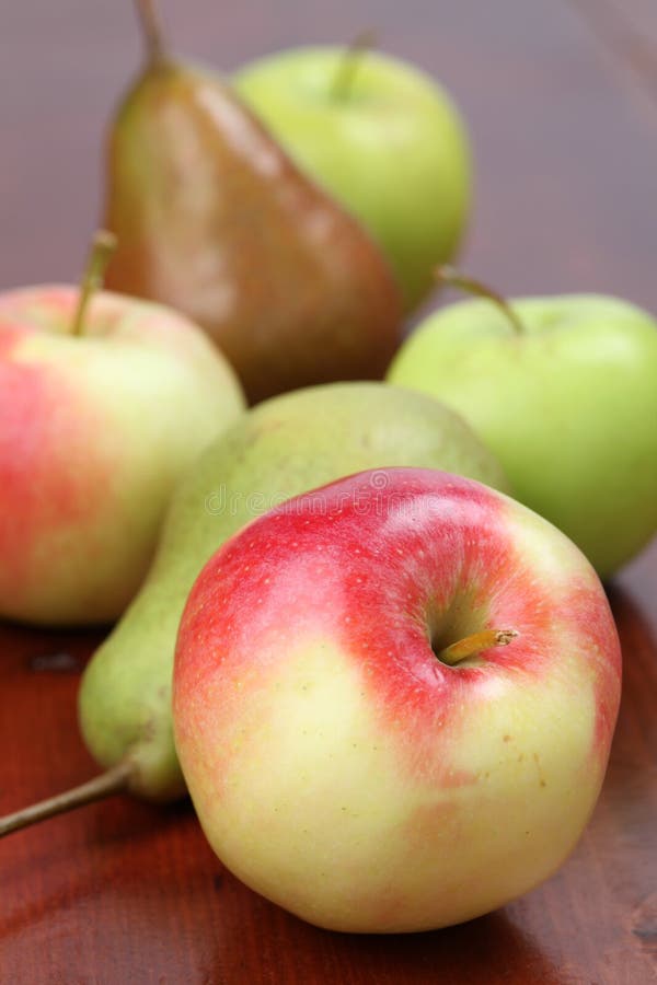 Organic apples and pears stock image. Image of fruit 16362879