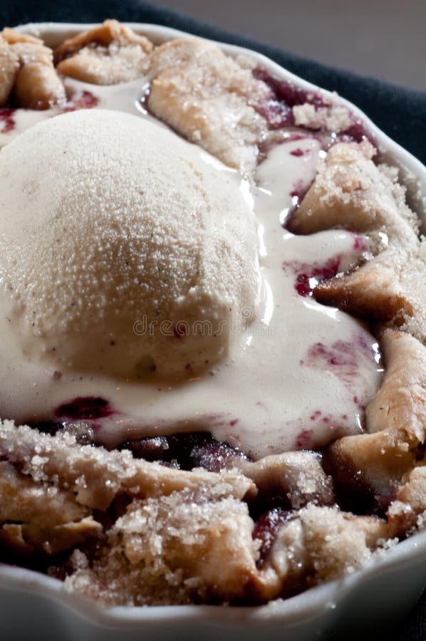 Organic blackberry cobbler