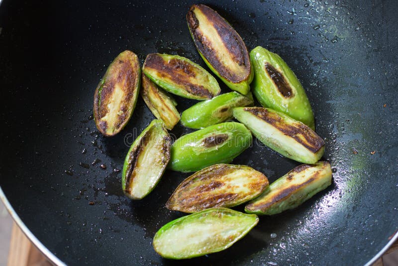 Tray of Salad of Cooked Scarlet Eggplant, or Jilo Stock Image - Image of  gilo, diet: 240564043