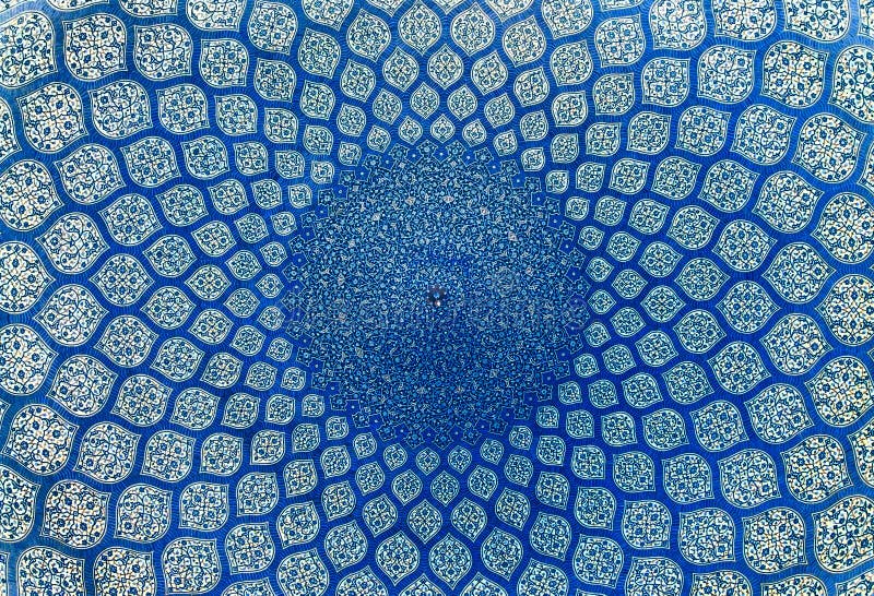 Kupole z mešita, orientální ozdoby, írán.
