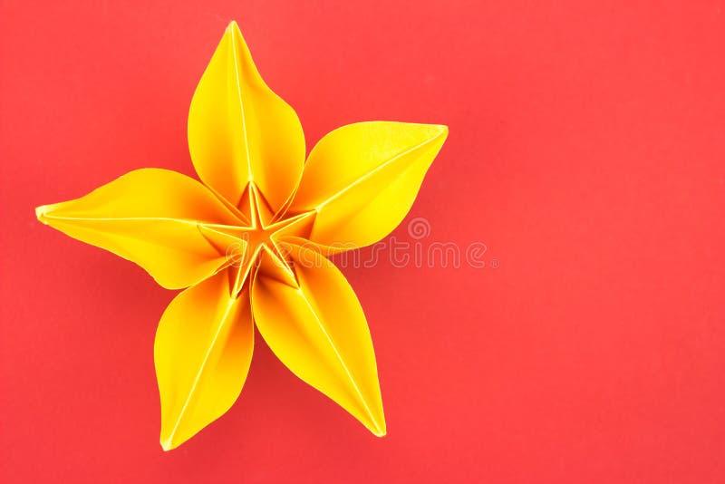 Origami Blume stockbild. Bild von nachricht, papier, dekoration - 68708883