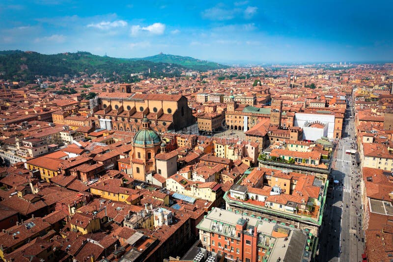 Orizzonte di Bologna fotografie stock Orizzonte di Bologna fotografie stock