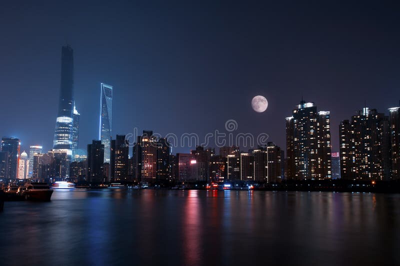 Orizzonte di Lujiazui alla notte Orizzonte di Lujiazui alla notte