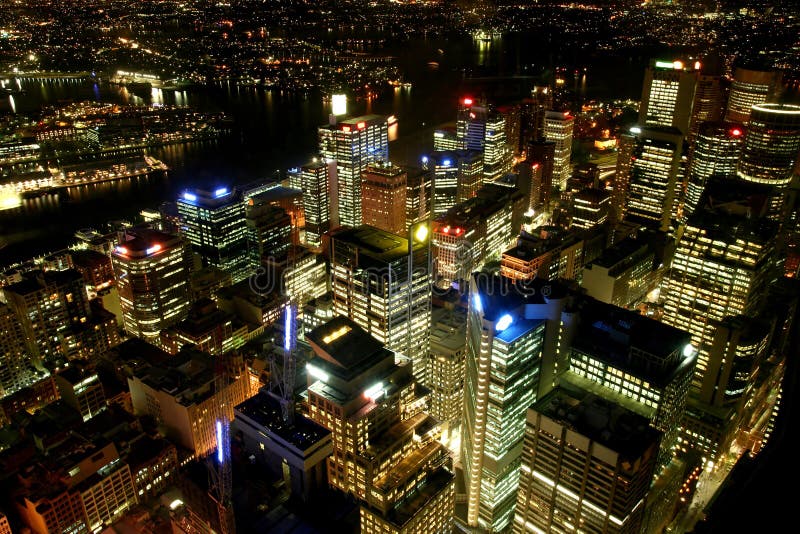 Orizzonte di Sydney alla notte fotografia stock libera da diritti Orizzonte di Sydney alla notte fotografia stock libera da diritti