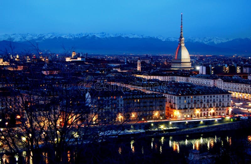 Orizzonte di Torino al crepuscolo