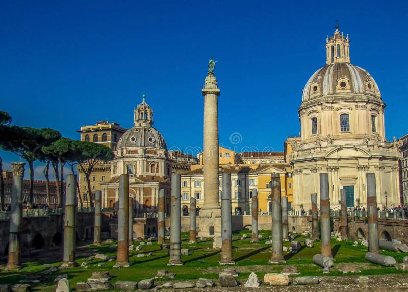 Oriëntatiepunten en historische ruïnes in Rome, Italië royalty-vrije stock afbeeldingen Oriëntatiepunten en historische ruïnes in Rome, Italië royalty-vrije stock afbeeldingen