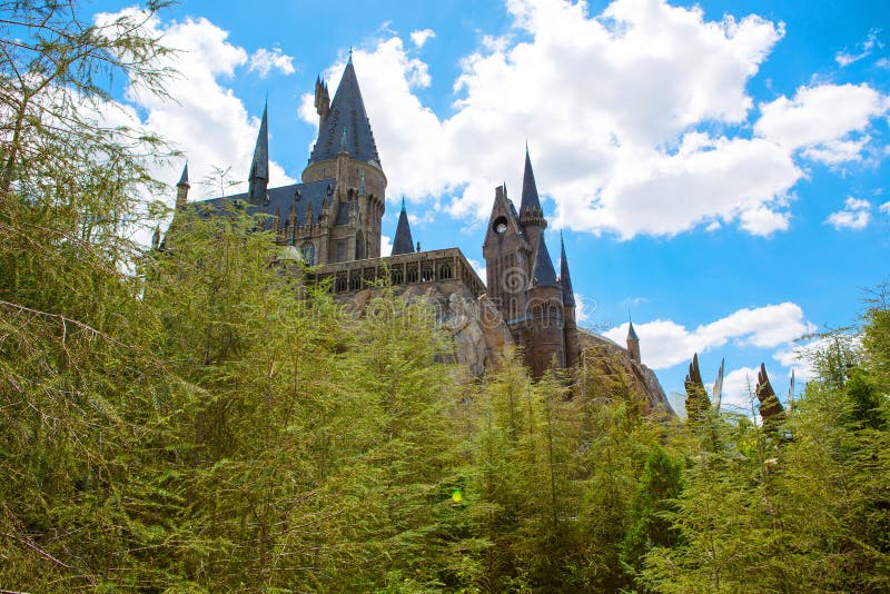 Harry Potter and the Forbidden Journey Editorial Stock Image - Image of  destination, entertainment: 113895604