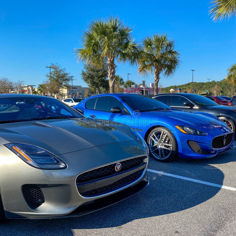 Arbitrage eetpatroon Frank Jaguar and Maserati Automobiles in a Free To the Public Cars and Coffee Car  Show Editorial Photography - Image of high, interior: 206426002