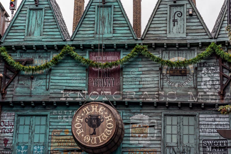 ORLANDO, FLORYDA, usa - GRUDZIEŃ, 2018: Chmielenie garnek w Wizarding świacie Harry Poter przy Universal Studios zdjęcia royalty free ORLANDO, FLORYDA, usa - GRUDZIEŃ, 2018: Chmielenie garnek w Wizarding świacie Harry Poter przy Universal Studios zdjęcia royalty free