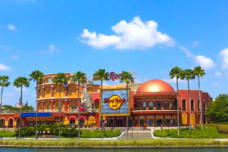 Orlando, USA - 8. Mai 2018: Das Hard Rock Cafe am Universalstadt-Weg lizenzfreie stockfotos Orlando, USA - 8. Mai 2018: Das Hard Rock Cafe am Universalstadt-Weg lizenzfreie stockfotos