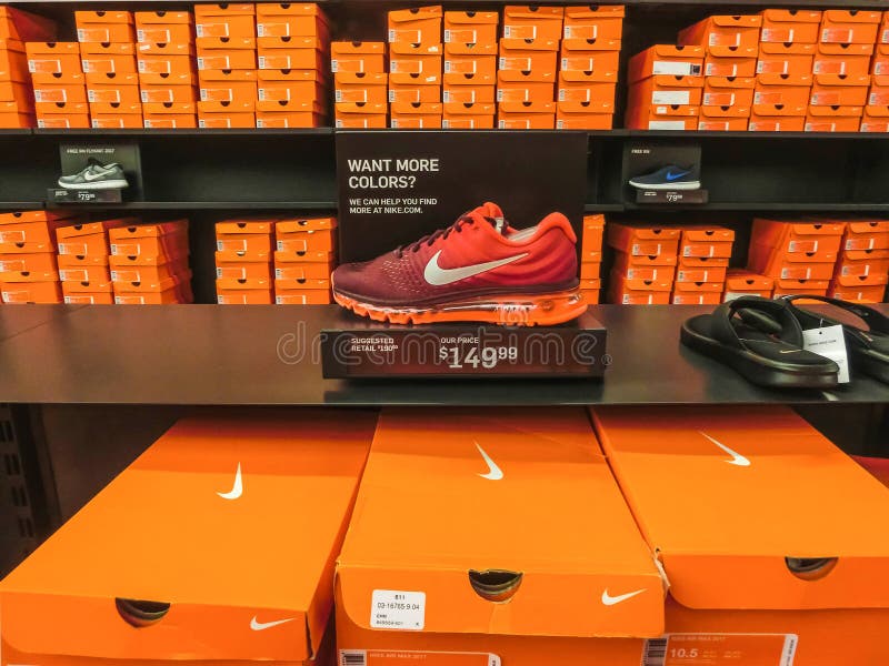 motief Een hekel hebben aan Verslaafde Orlando, USA - May 8, 2018: Background of Stacked Nike Shoes Boxes at  Orlando Premium Outlet at Orlando, USA Editorial Photography - Image of  running, display: 127526742