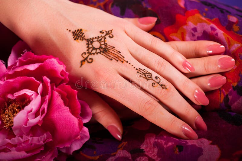 Beautiful ornament mehendi on the hands. Beautiful ornament mehendi on the hands