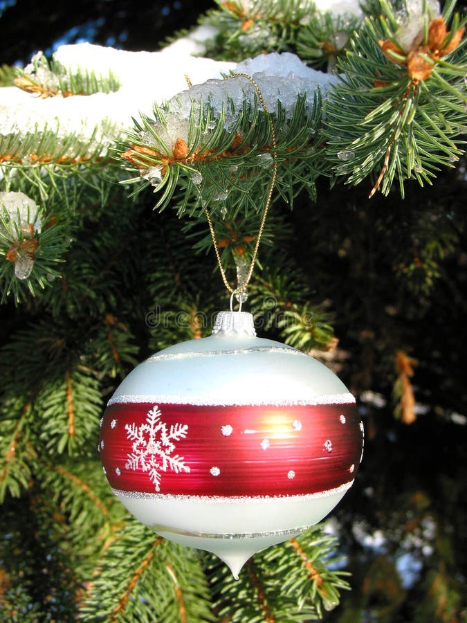 Ornamento de la Navidad en el árbol de abeto 1 imágenes de archivo libres de regalías Ornamento de la Navidad en el árbol de abeto 1 imágenes de archivo libres de regalías
