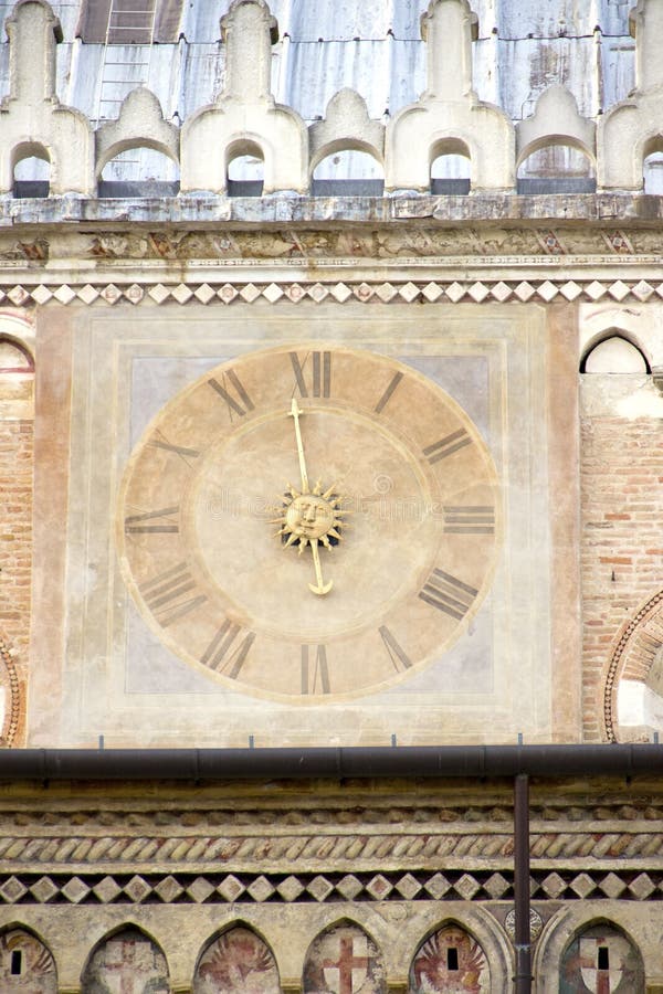 Orologio antico a Padova fotografia stock Orologio antico a Padova fotografia stock